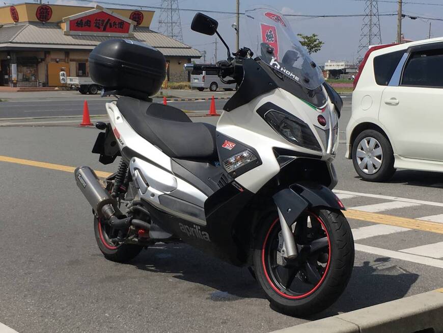 Aprilia sr max 300